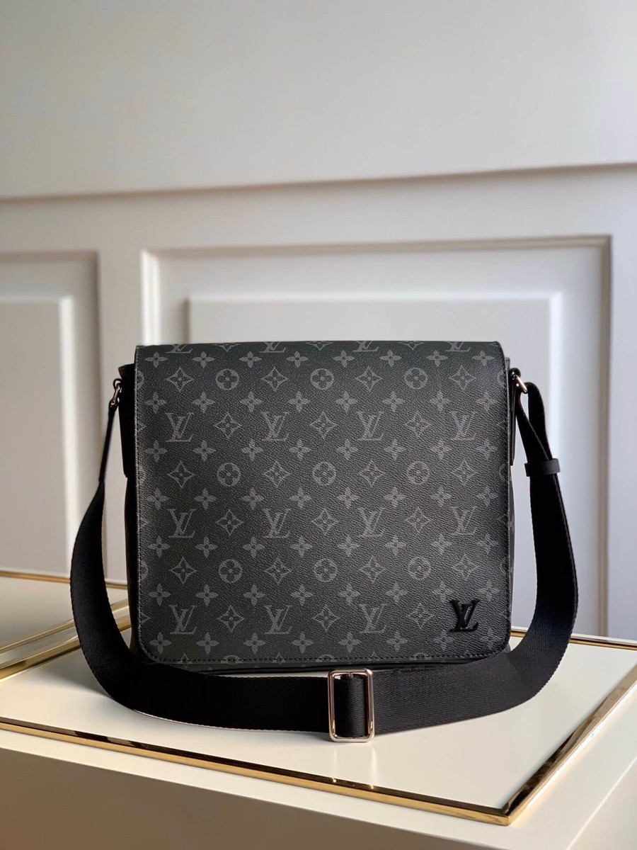 Louis Vuitton District Men s Shoulder Crossbody Bag M44001