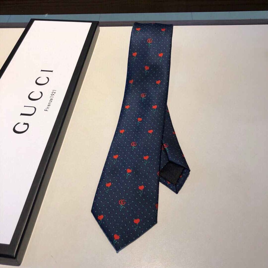 Gucci Silk print tie with mini floral motif