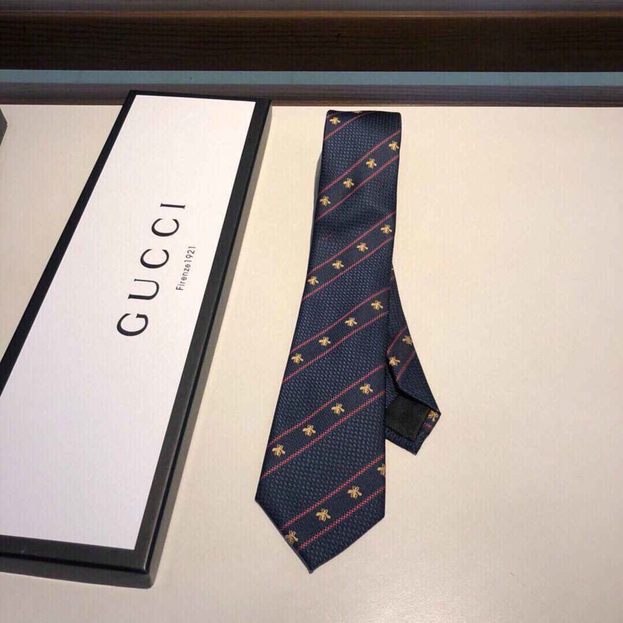 Gucci Classic themed animal bee embroidered jacquard silk tie