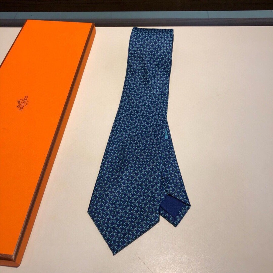 Hermes Twill silk polka dot tie